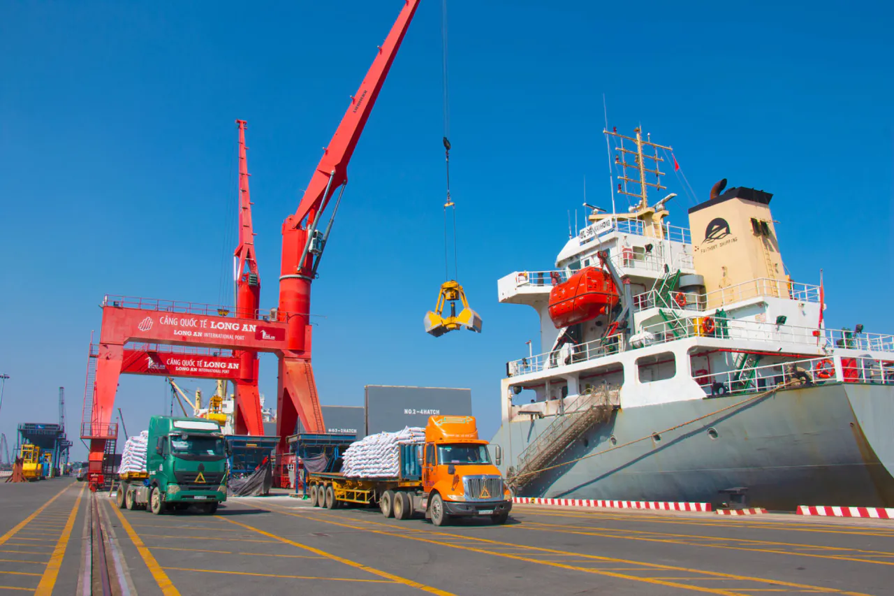 CẢNG BIỂN TRONG LOGISTICS: VAI TRÒ, QUY TRÌNH VÀ LỢI ÍCH VẬN CHUYỂN