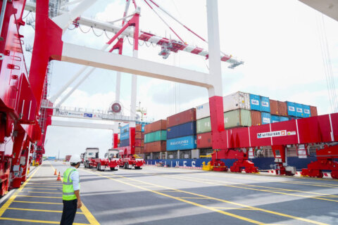 Laip Welcome The First Container Vessel