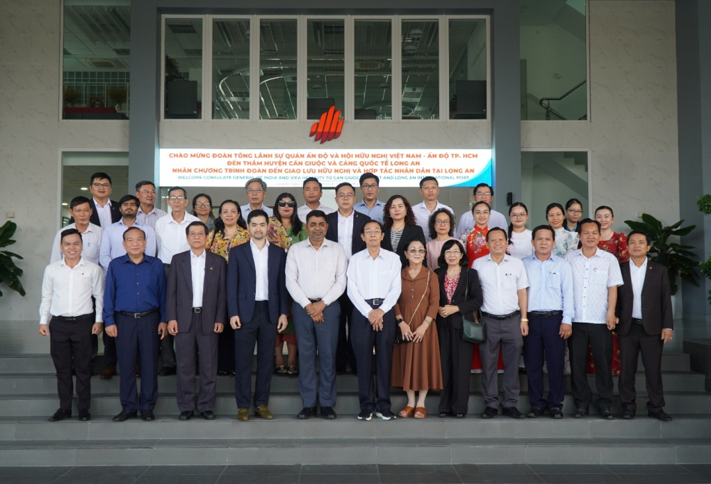 Long An International Port welcomed the delegation of the consulate general of India and the Vietnam-India friendship association in HCMC for a working visit