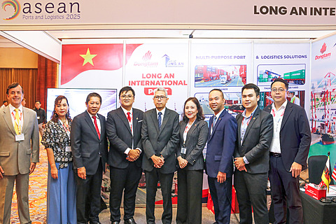 01 VIP LAIP Dai Bieu Lanh Dao Cang Tai Gian Hang Cang Quoc Te Long An Trong Khuon Kho Trien Lam Va Hoi Nghi ASEAN Ports Logistics 2025