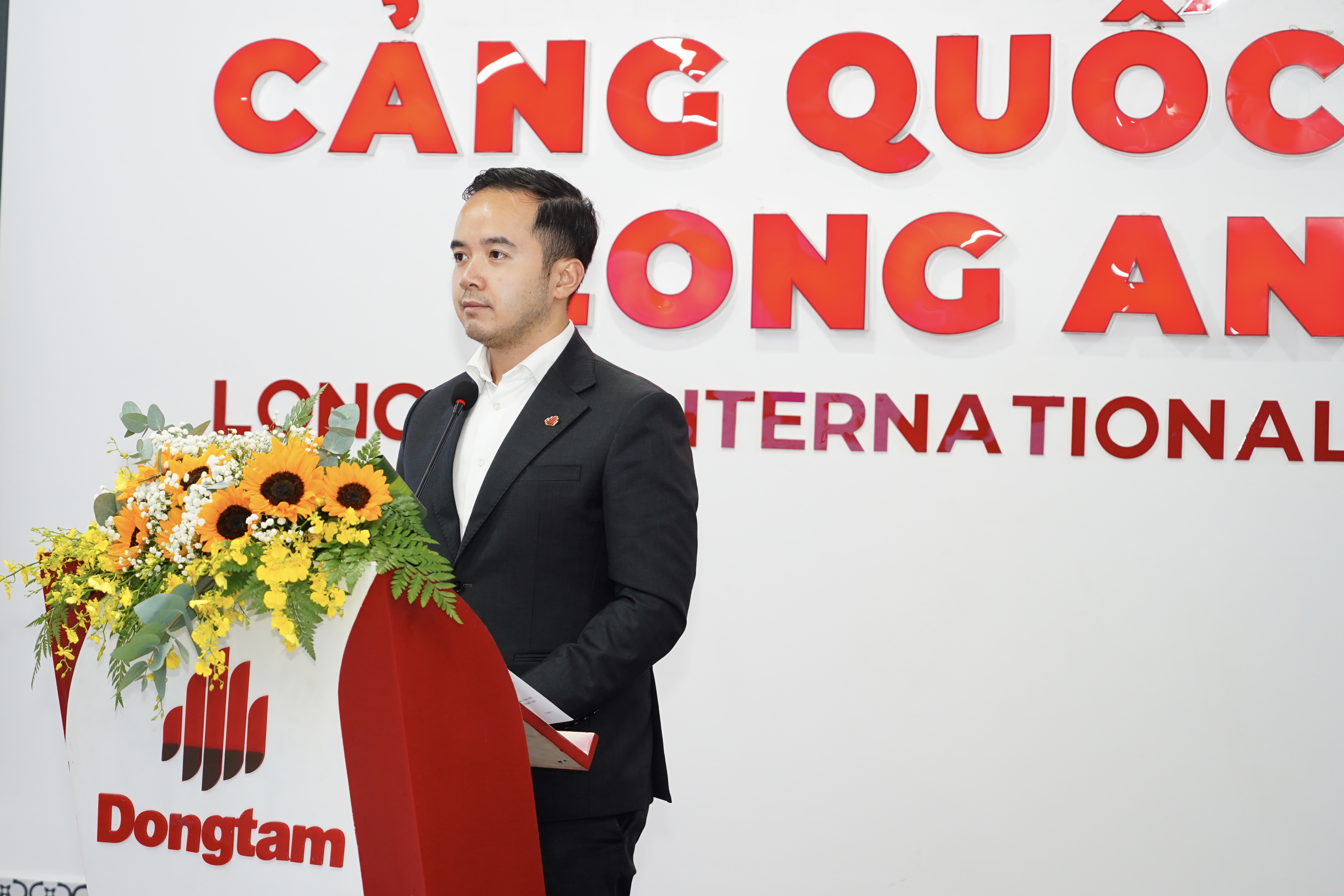 Ong Vo Quoc Huy Chu Tich Cang Quoc Te Long An