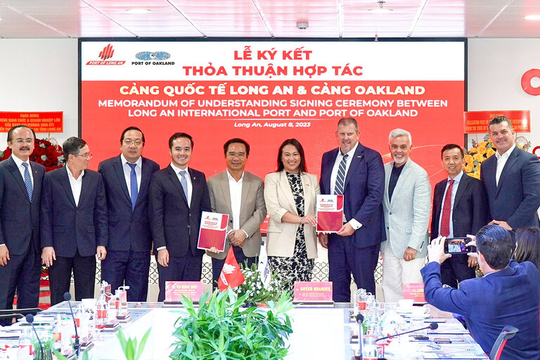 01-port-of-oakland Khu liên hợp dịch vụ cảng biển