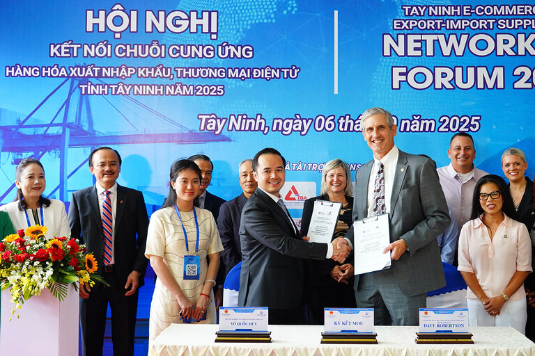 06-port-of-portland Khu liên hợp dịch vụ cảng biển